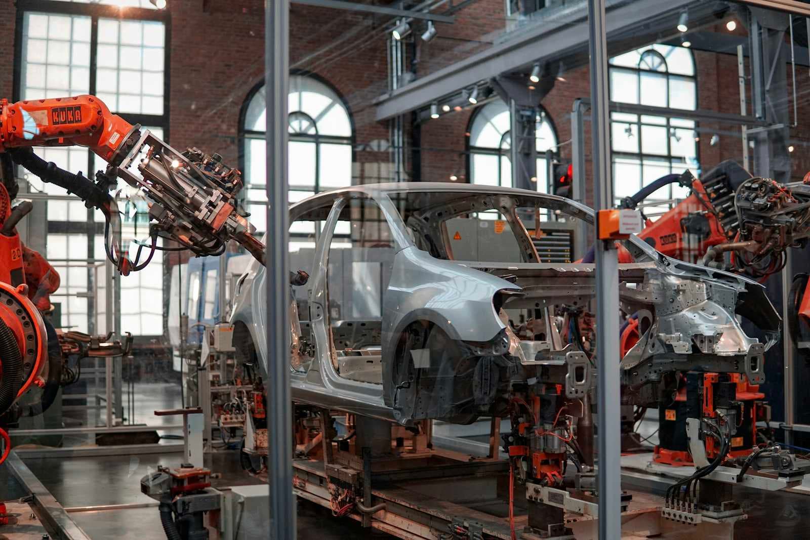 Optimizing Supply Chains with Supply Chain Management (SCM) Software: Addressing Current Issues and Solutions